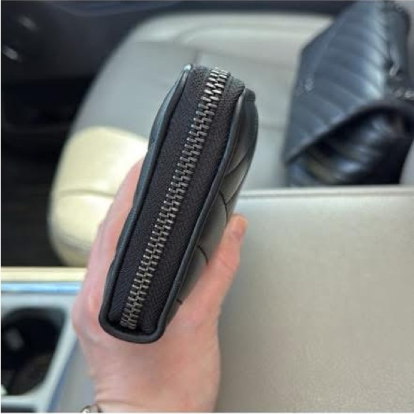 Tory Burch Black Diagonal Quilted Wallet - Picture 2 of 3